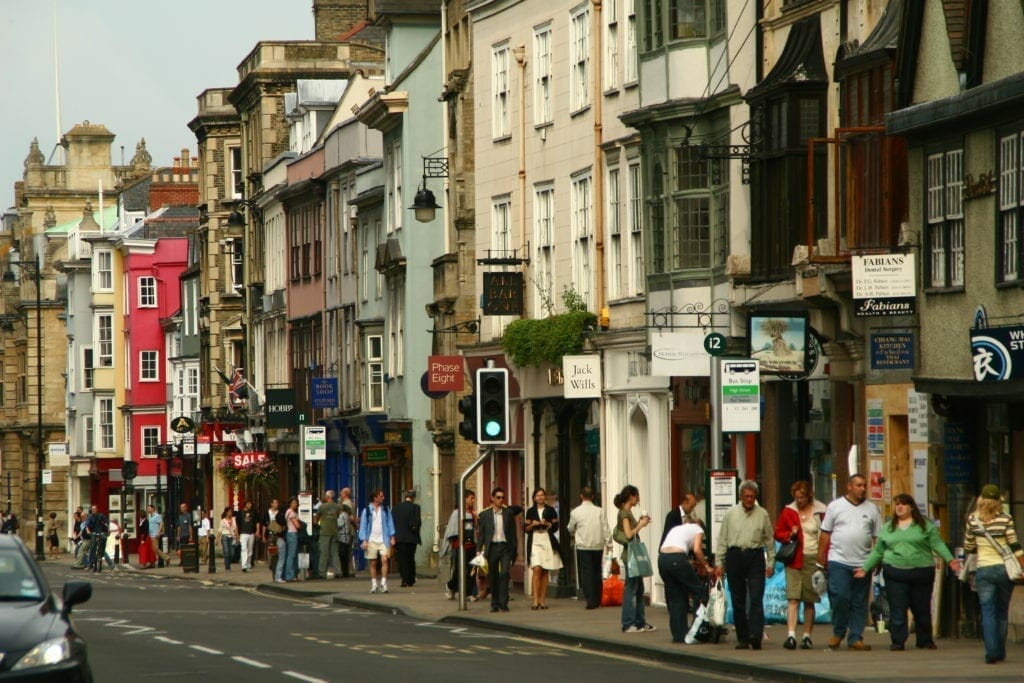 oxford_high_street_shoppers
